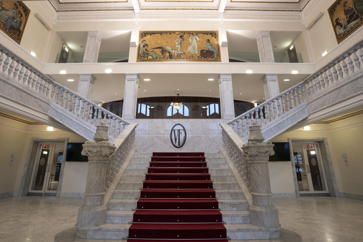 Foyer del Teatro Victoria Eugenia Antzokia.