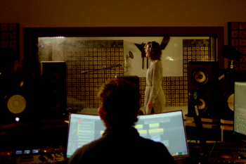 Maite Larburu en el estudio, en DK Sessions