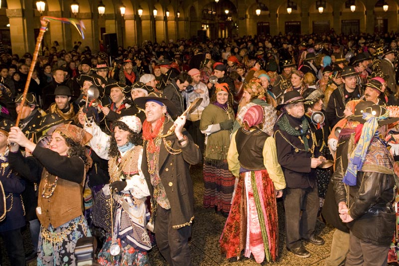 Konstituzio plaza jendez gainezka