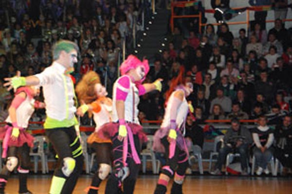 Una de las actuaciones de la Comparsa Show Time