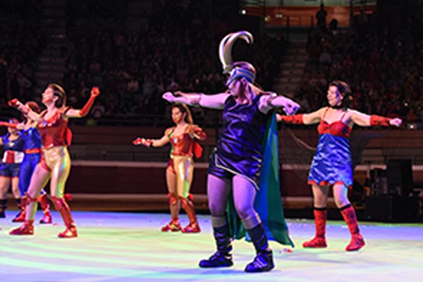 Coreografía de la Comparsa Titanes.