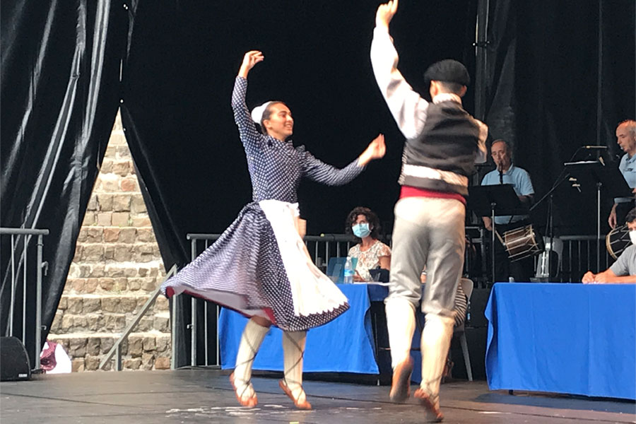 Momento del Concurso de Baile a lo suelto en Donostia / San Sebastián