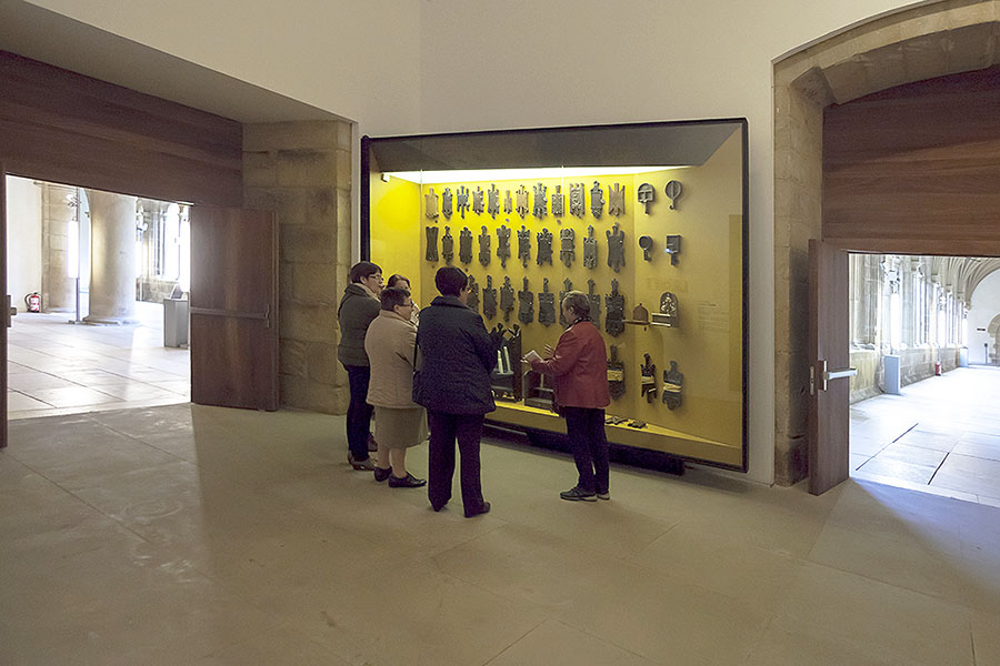 Momento de una visita guiada en San Telmo Museoa