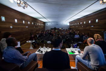 Mesa redonda en San Telmon