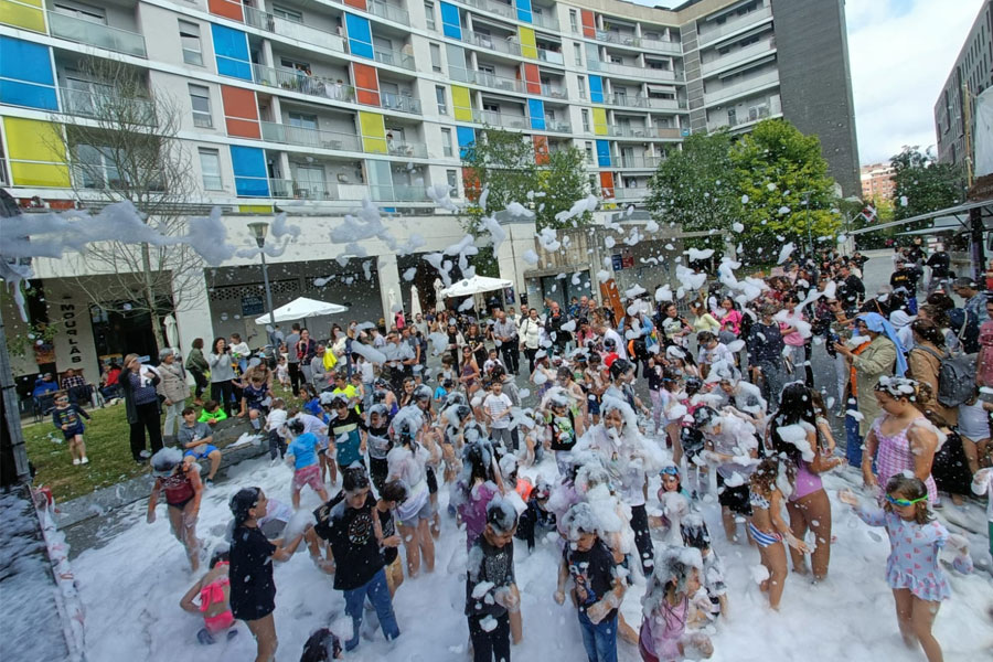 Fiesta de la espuma en las fiestas de Morlans