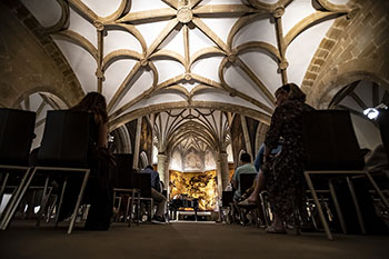 Piano emanaldia museoko elizan