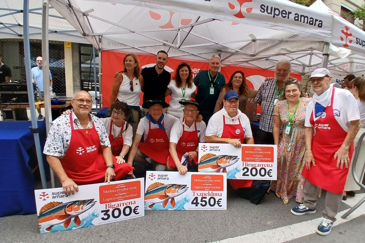 Saridunak epaimahaiarekin, Alfonso Reiriz - Super Amara - eta Ana López, Festa jardueretako zinegotzia.