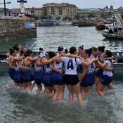 Remeras de Donostia Arraun Lagunak en la celebración