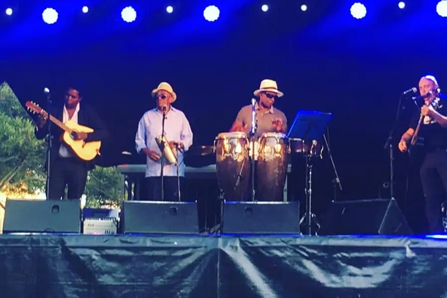 Un concierto durante las fiestas del Carmen en el puerto