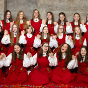 Girls Choir abesbatzaren irudi bat