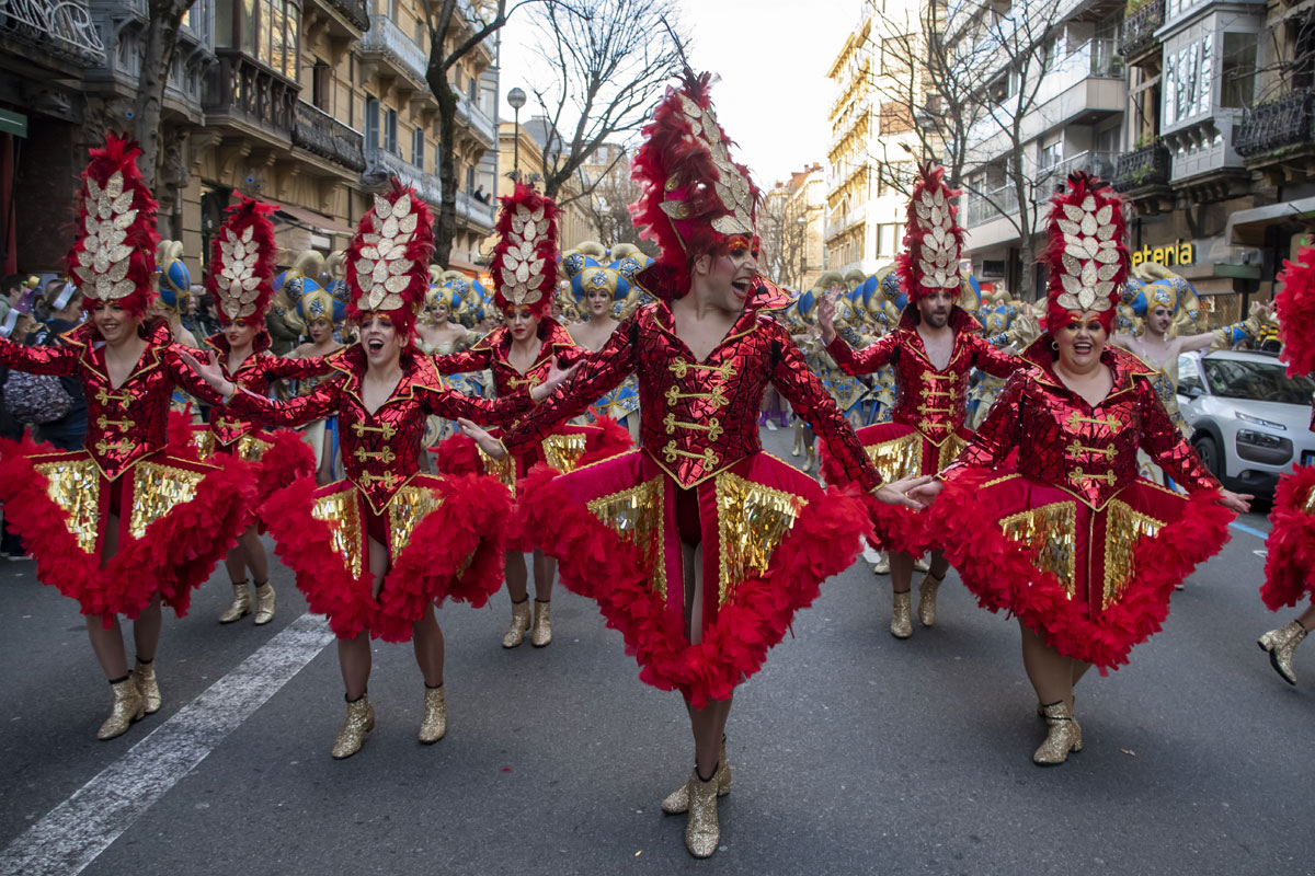 Comparseros de Eureka en el desfile