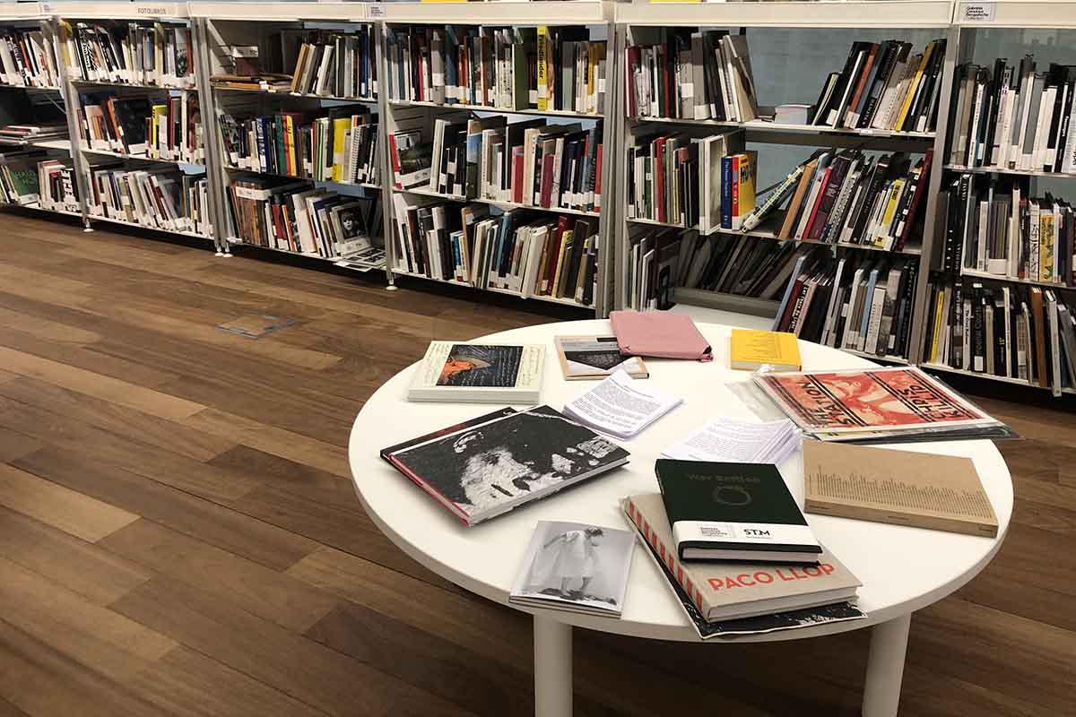 Argazki-liburuak museoko liburutegian