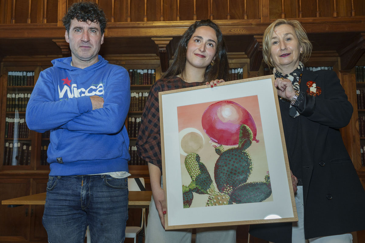 De izquierda a derecha: Aritz Gorrotxategi, Sara Uribe-Etxeberria y Arantza Urkia