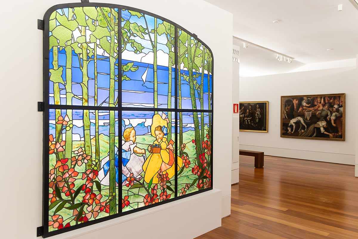 Vidriera de  la casa mauméjean expuesta en el museo