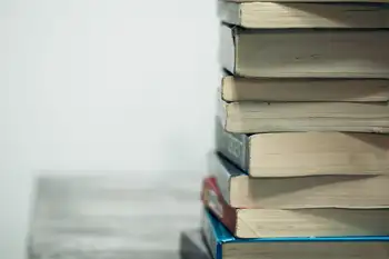 varios libros apilados