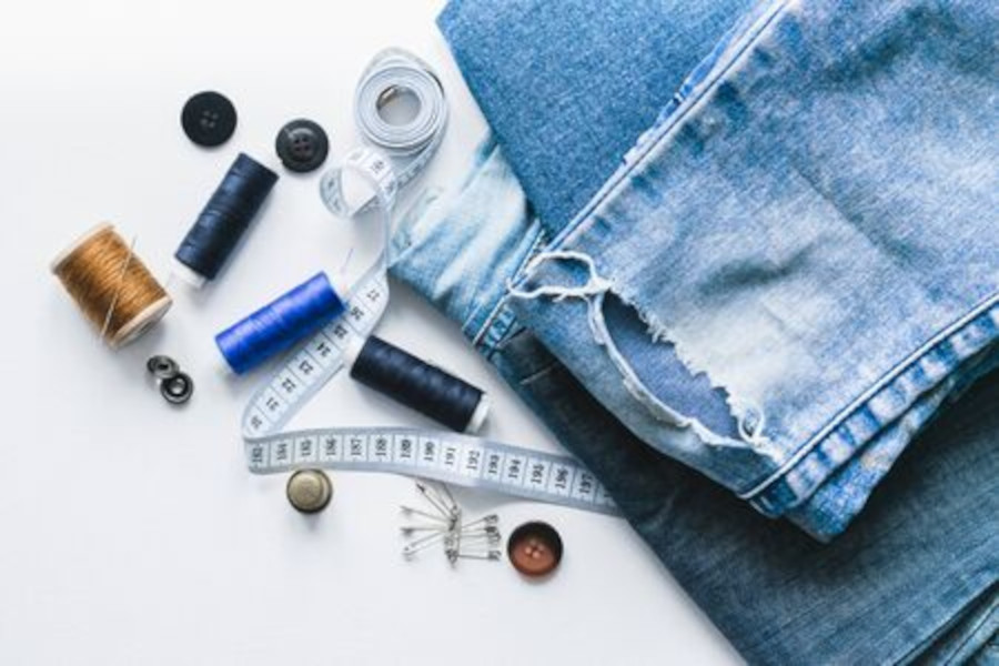 pantalon roto y material costura