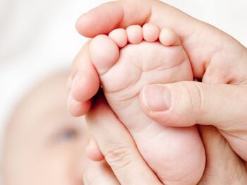 imagen generica masaje bebés