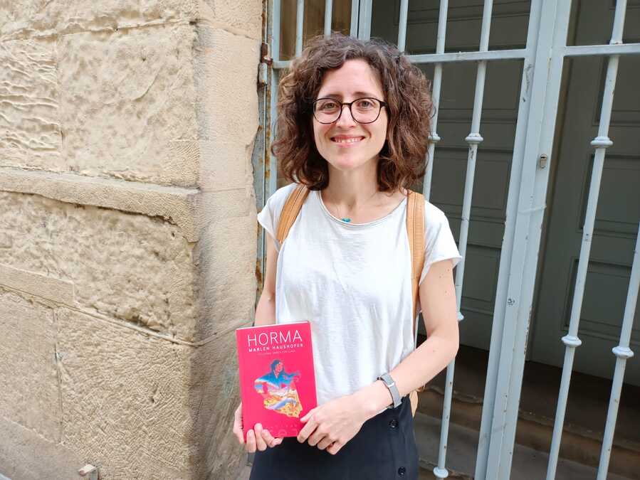 libro Horma con la traductora Nagore