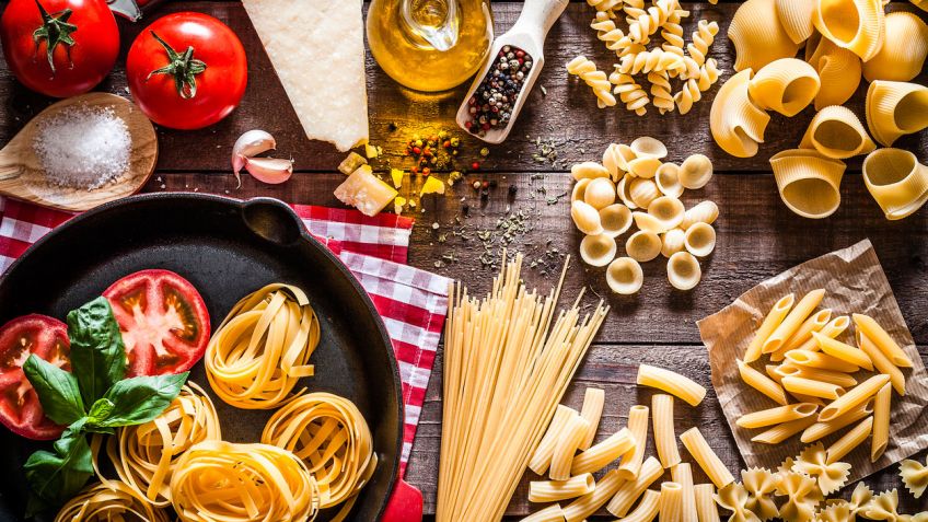 Italiako sukaldaritzaren ohiko osagaiak (pasta, olioa...)