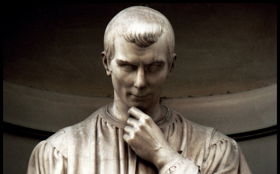 Estatua de Nicolas Maquiavelo