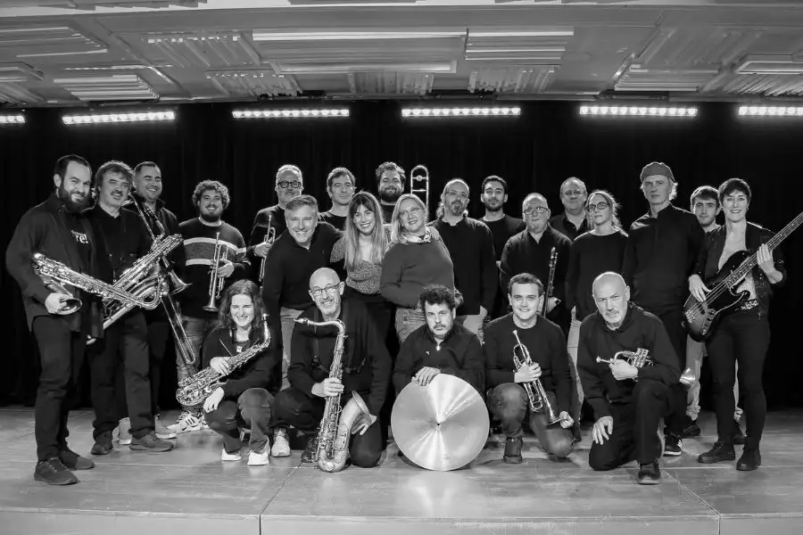 Imagen de la promoción del concierto de las Big Bandas en Intxaurrondo