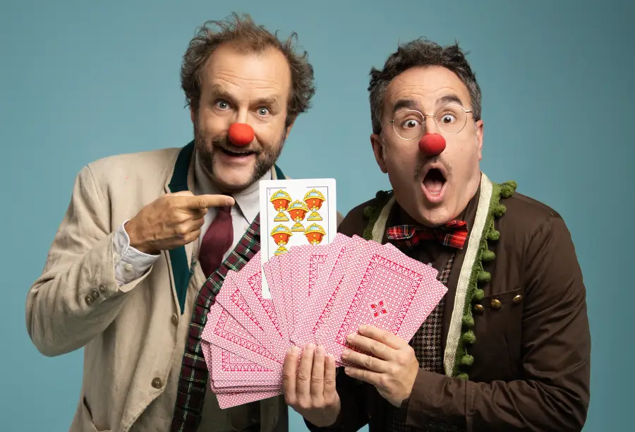Los payasos Sebastian Dunkerke y Panaiotis Fassoulas