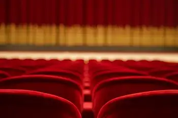fila de butacas de un teatro