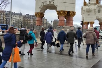 Gente paseando