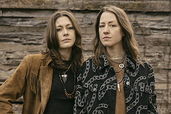  Larkin Poe