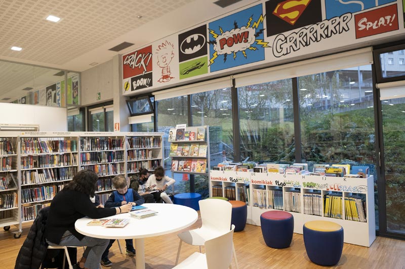 Biblioteca de Intxaurrondo, sección para niñas y niños