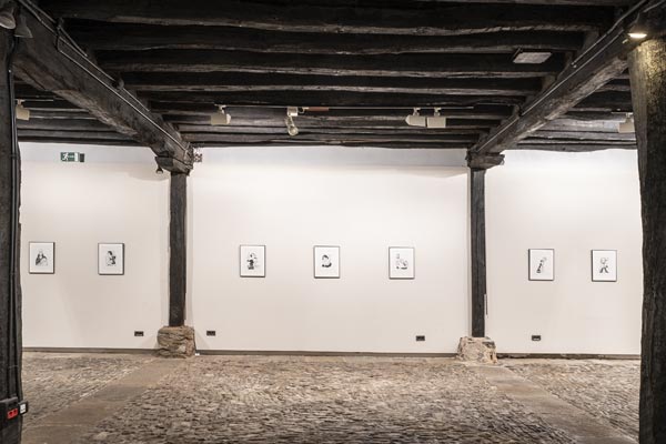 Sala de exposiciones de Okendo K.E. (edificio antiguo).