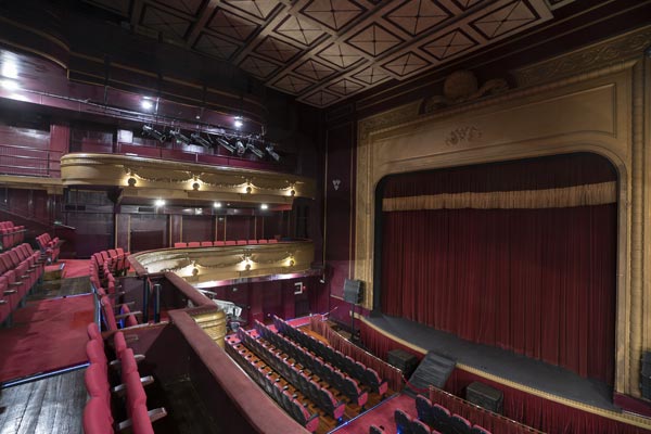 Vista del escenario del Teatro Principal desde arriba.